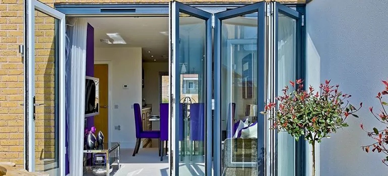 Commercial Door Glass Repair in Meadow Woods, FL